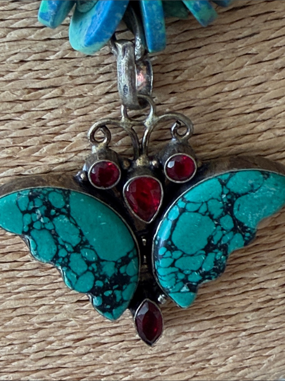 Exquisite turquoise and garnet sterling silver butterfly pendant with turquoise - Picture 5 of 16